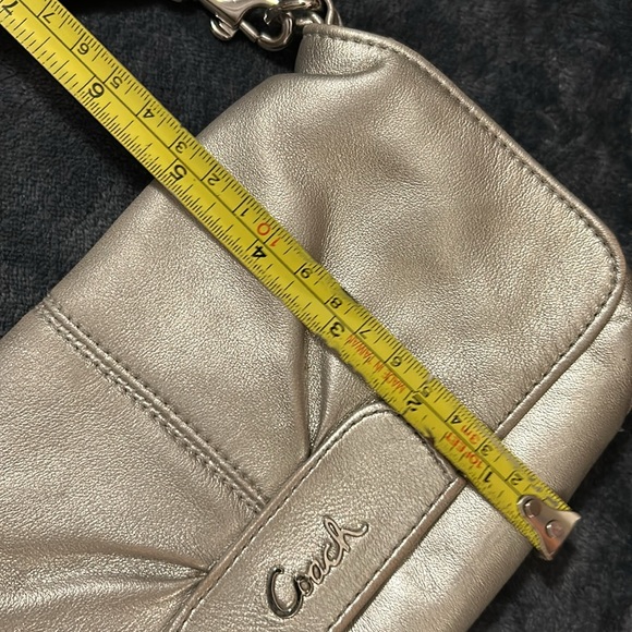 Coach - Picture 6 of 9